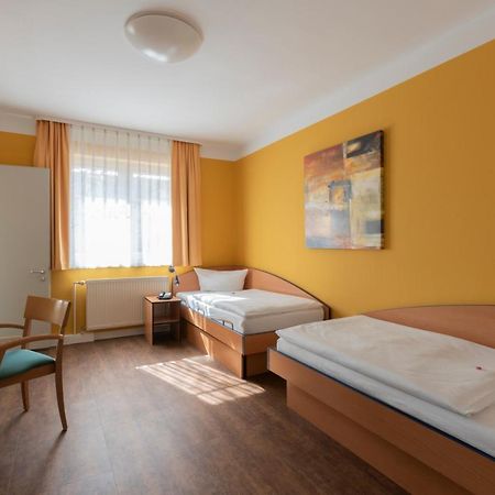 Hotel Mit-Mensch Berlin Exterior photo