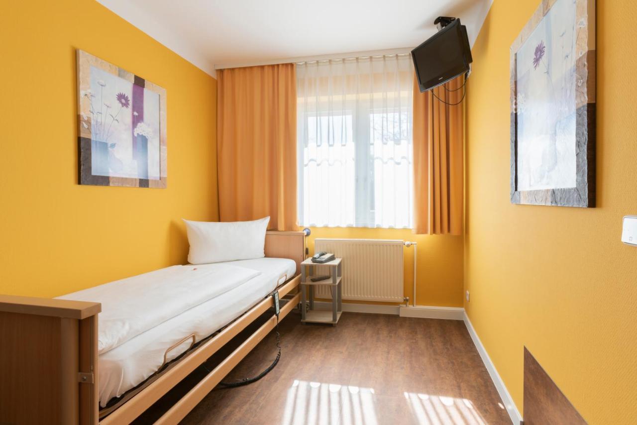 Hotel Mit-Mensch Berlin Exterior photo